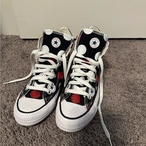 Girls converse